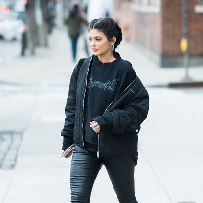 Street fashion, Black, Photograph, Clothing, Fashion, Jacket, Beauty, Snapshot, Jeans, Outerwear,