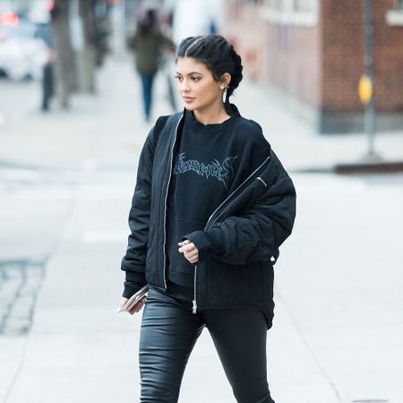 Street fashion, Black, Photograph, Clothing, Fashion, Jacket, Beauty, Snapshot, Jeans, Outerwear,