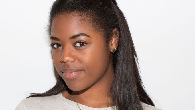 Finding Your Good Side - Tips on Posing for Photos | Marie Claire