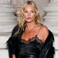 Kate Moss was spotted during Paris Haute Couture Week carrying a Herm&egrave;s Kelly alligator bag like Victoria Beckham