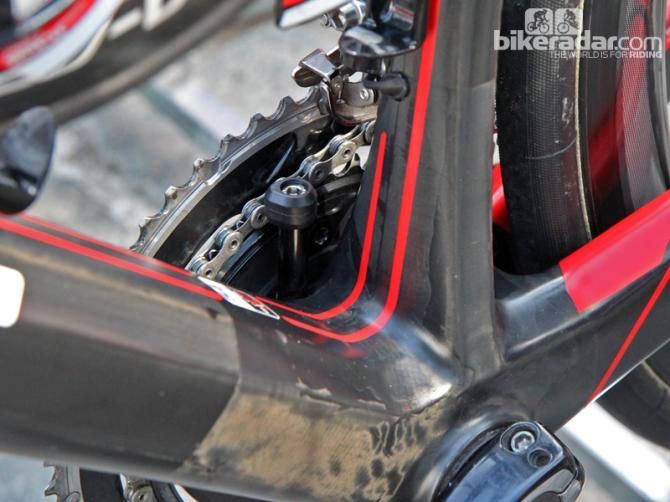 The integrated chain catcher on Greg Van Avermaet's (BMC) BMC GF01