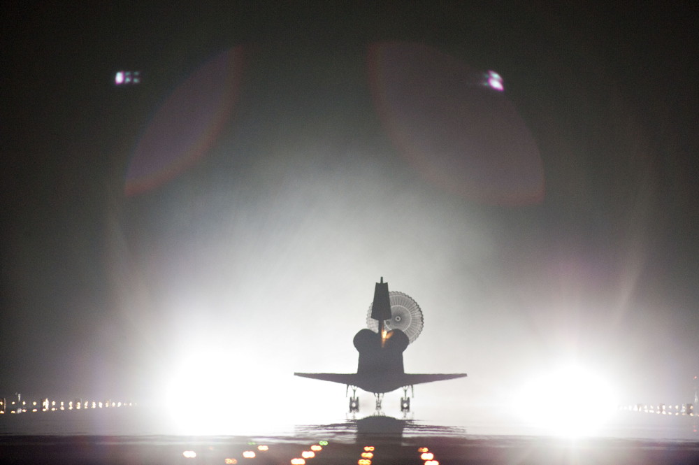 Xenon lights outlined space shuttle Endeavour as it returned home to NASA&#039;s Kennedy Space Center in Florida. Endeavour landed for the final time on the Shuttle Landing Facility&#039;s Runway 15, on June 1, 2011, marking the 24th night landing of NASA&#039;s Space S