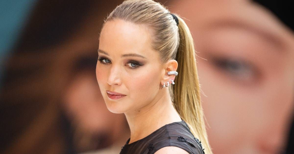 Pourquoi Jennifer Lawrence recherche secrètement ses anciens camarades de classe sur Google