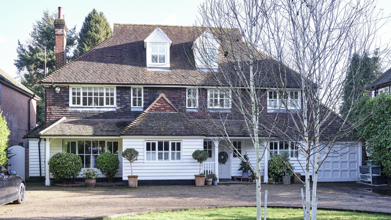 new england style house in kent