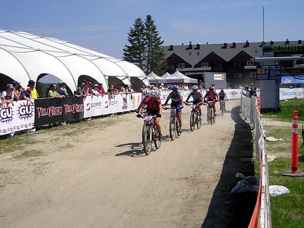 all bunched at the front of the women&rsquo;s STXC