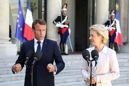 Emmanuel Macron and Ursula von der Leyen.