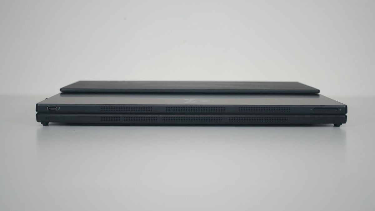 ASUS Zenbook 17 Fold (UX9702)