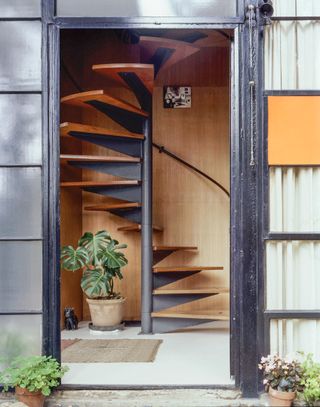 eames house staircase