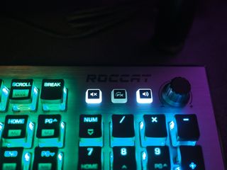 Roccat Aimo Vulcan 120 Keyboard Review