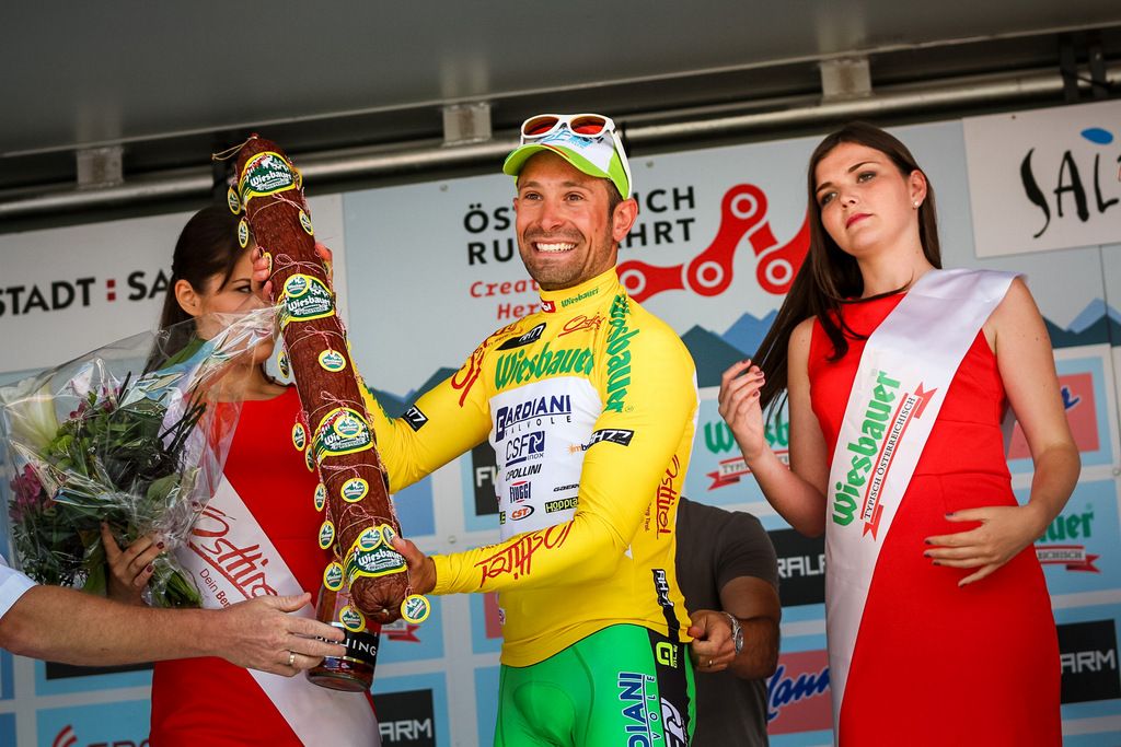 Nicola Ruffino (Bardiani-CSF) in yellow with his winners prize