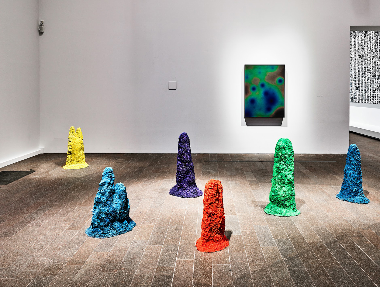 Installation view of Agnieszka Kurant, A.A.I., 2017 in ’Uncanny Valley: