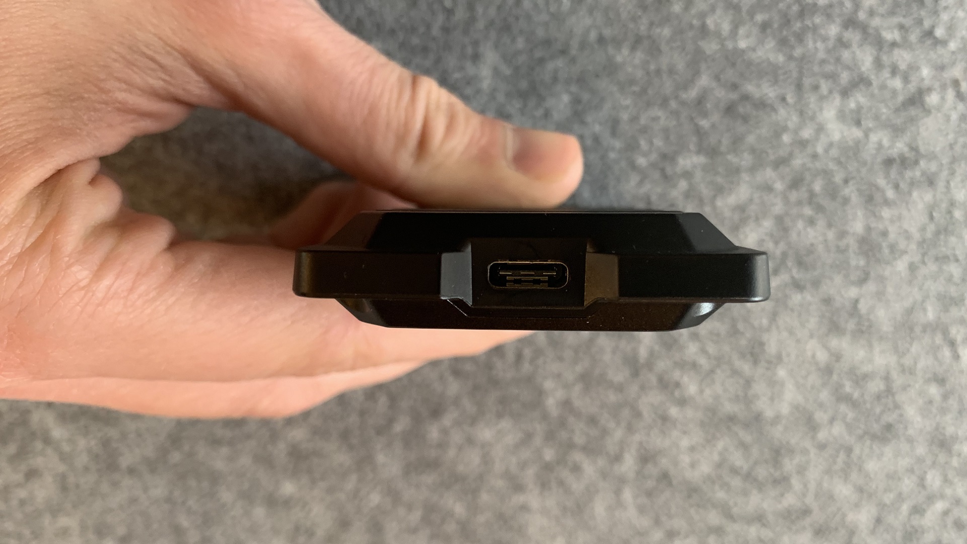 WD_Black P40: Die Seitenansicht offenbart einen einzigen USB-C-Port