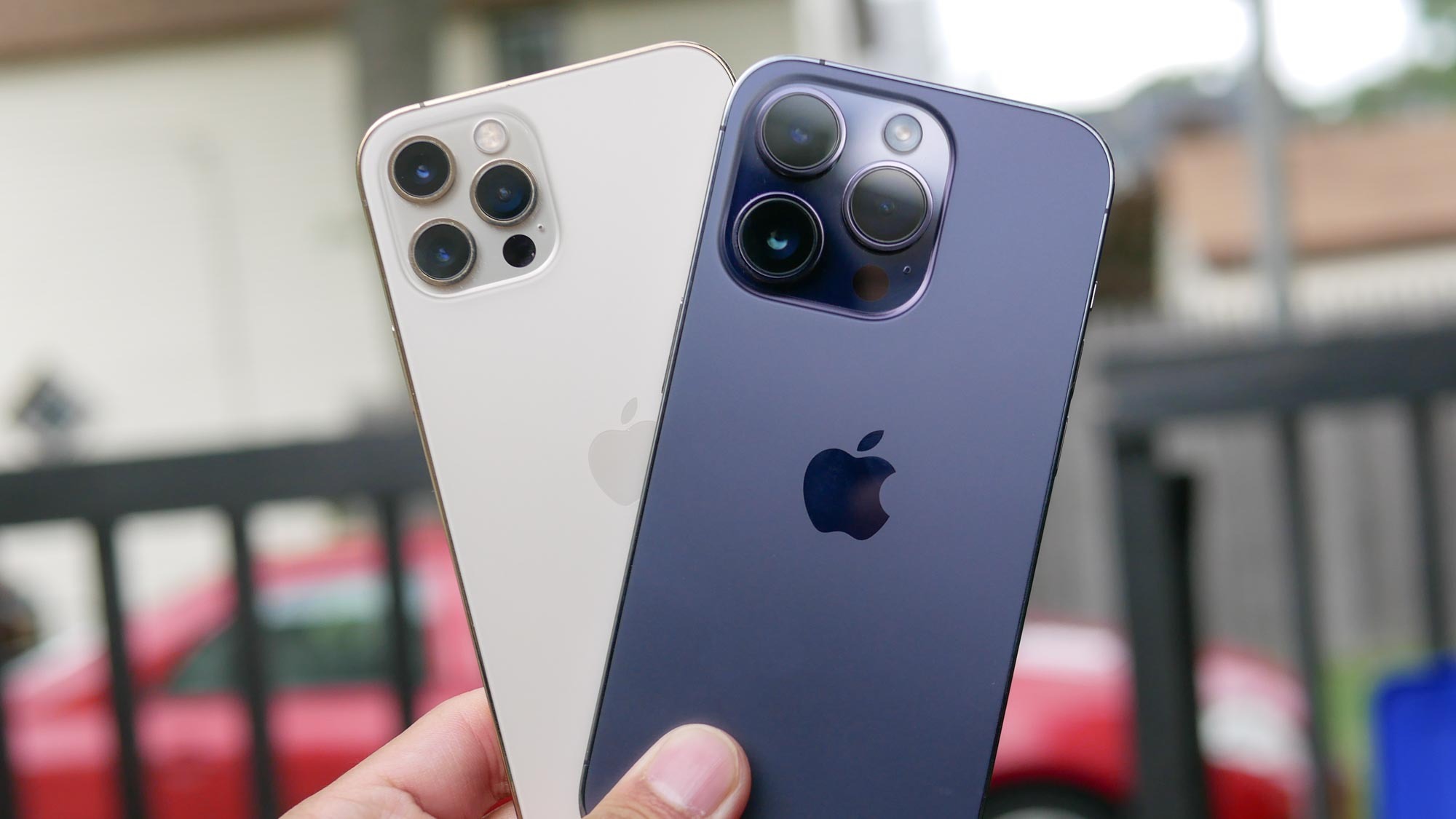 Comparación lado a lado de Apple iPhone 14 Pro vs Apple iPhone 12 Pro.