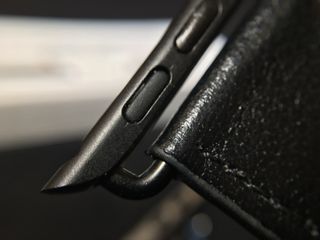 Replacing the lugs on your Apple Watch band.