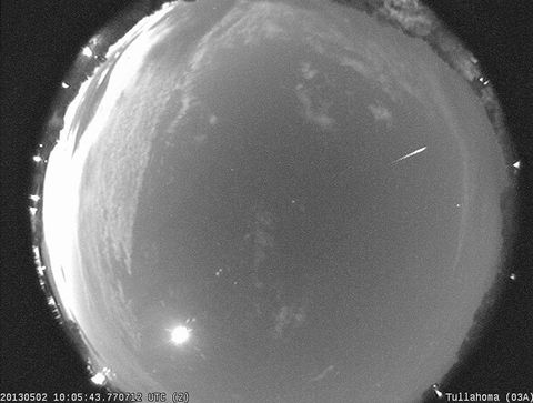 A Gift From Halley’s Comet: The Eta Aquarid Meteor Shower In Photos ...