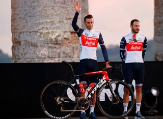 Team Trek rider Italys Vincenzo Nibali C waves on stage at the Doric Temple of Segesta near Palermo Sicily on October 1 2020 during an opening ceremony of presentation of participating teams and riders two days ahead of the departure of the Giro dItalia 2020 cycling race Photo by Luca Bettini AFP Photo by LUCA BETTINIAFP via Getty Images