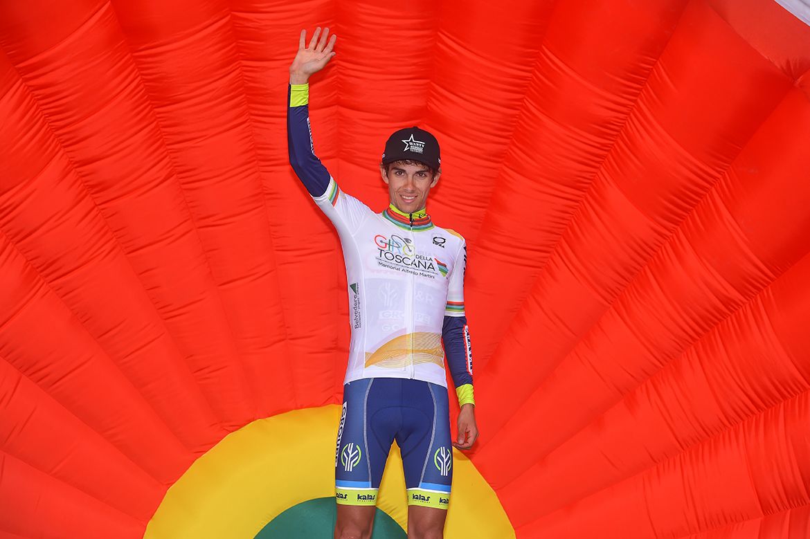 Guillaume Martin with the leader's jersey to keep