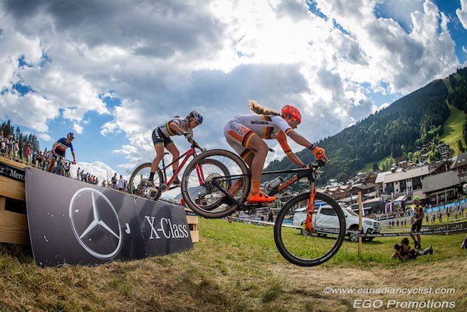 Elisabeth Brandau (Radon EBE- Racing Team) and Kate Courtney (Scott- SRAM MTB Racing)