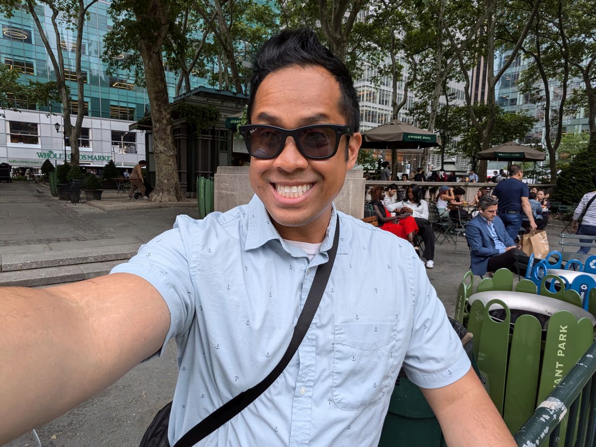 Google Pixel 8a selfie sample.