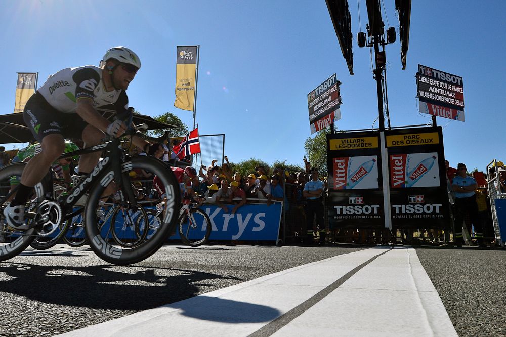Mark Cavendish wins stage 14 of the 2016 Tour de France