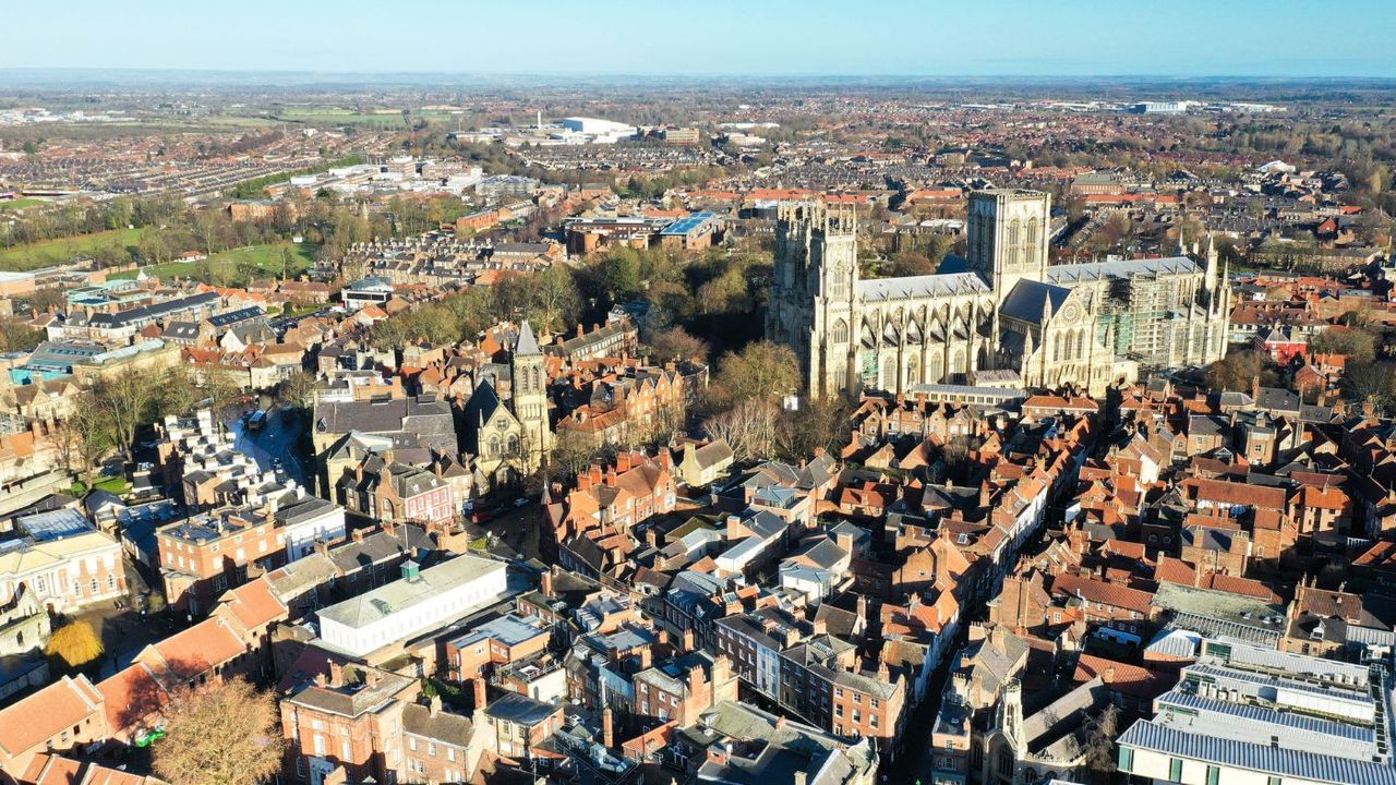 Visitors can &#039;marvel&#039; at York Minster 