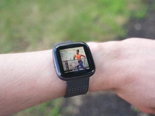 Vivoactive vs hot sale versa