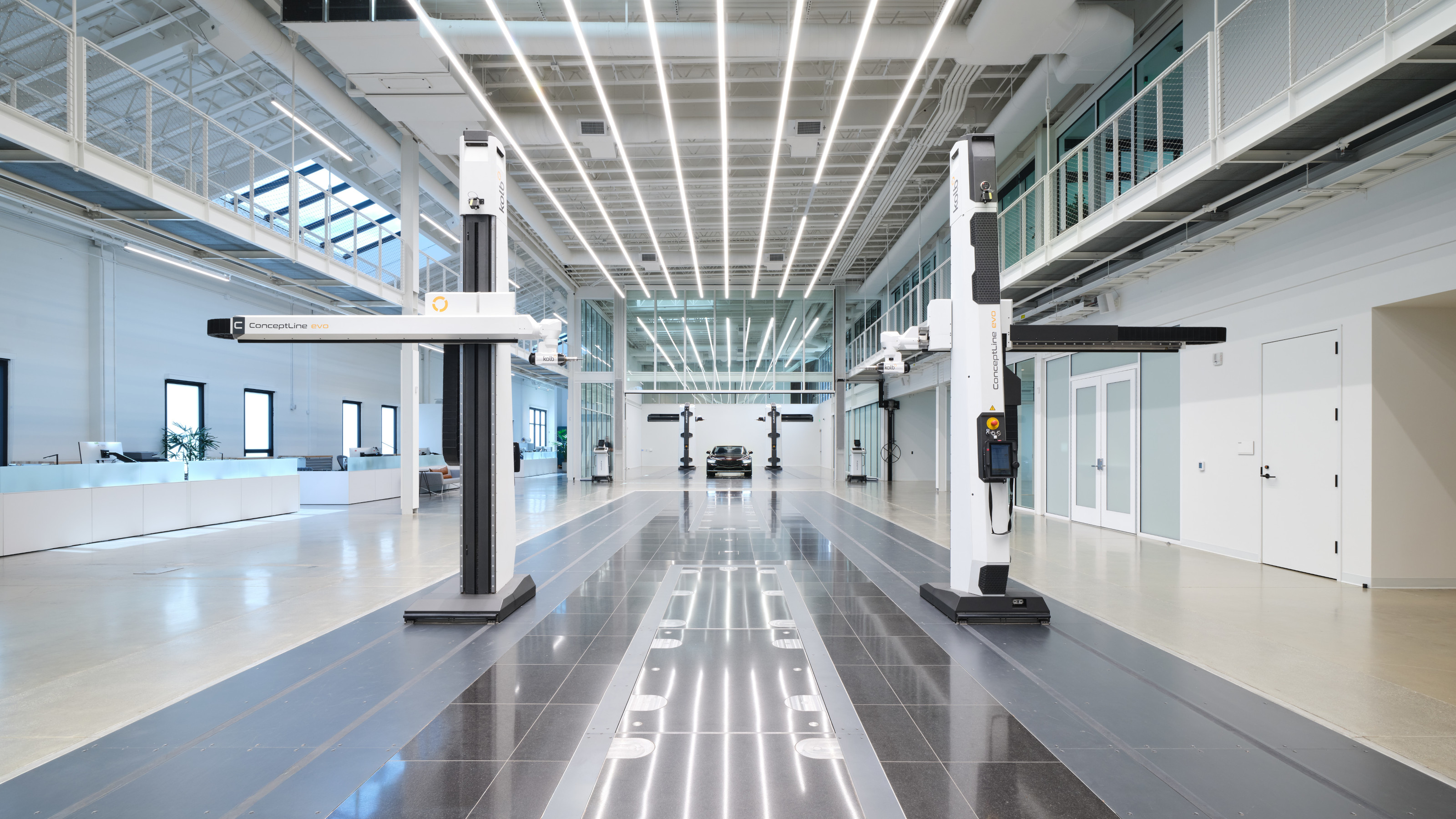 Clay milling robots in the studio