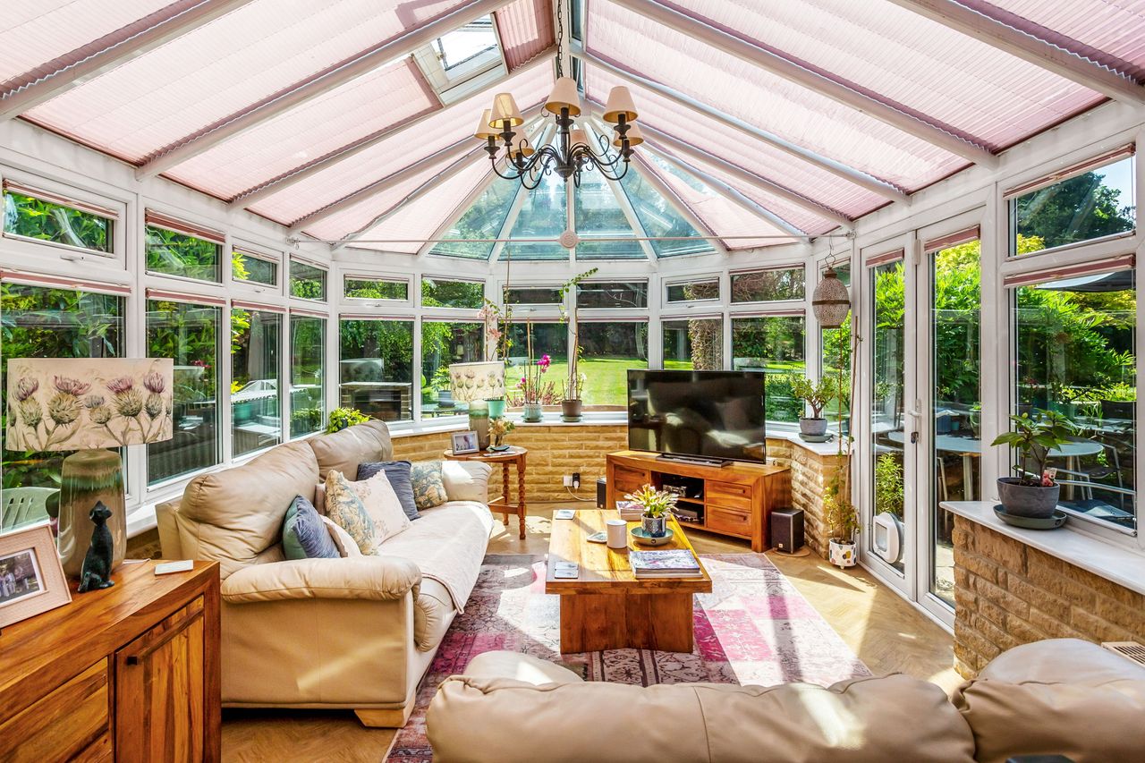 Images of Deerpark, East Grinstead