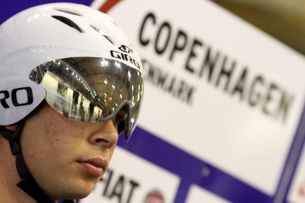 Miron Simpson (New Zealand) waits for his ride in the men's kilo time trial.