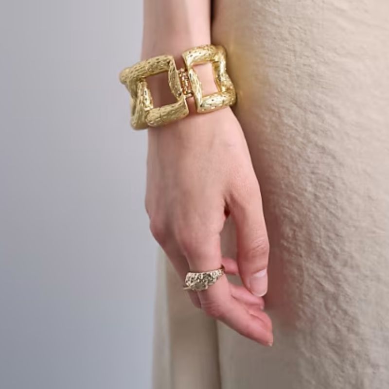 Topshop Betty chunky chain bracelet in gold