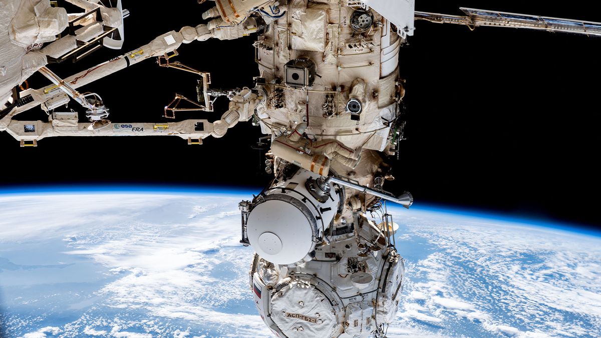 15 jaw-dropping spacewalk images | Live Science