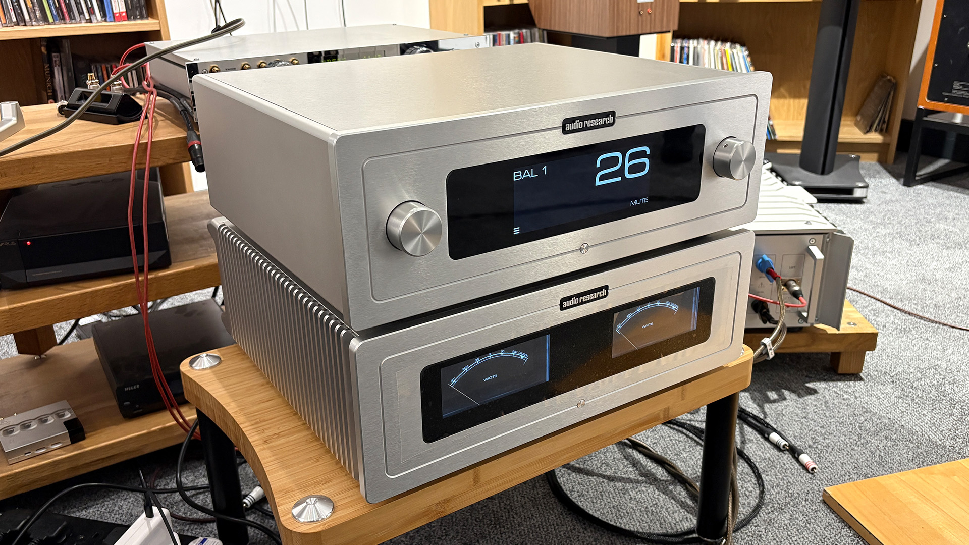 Audio Research LS-2/S-200 pre/power amp in What Hi-Fi? test room