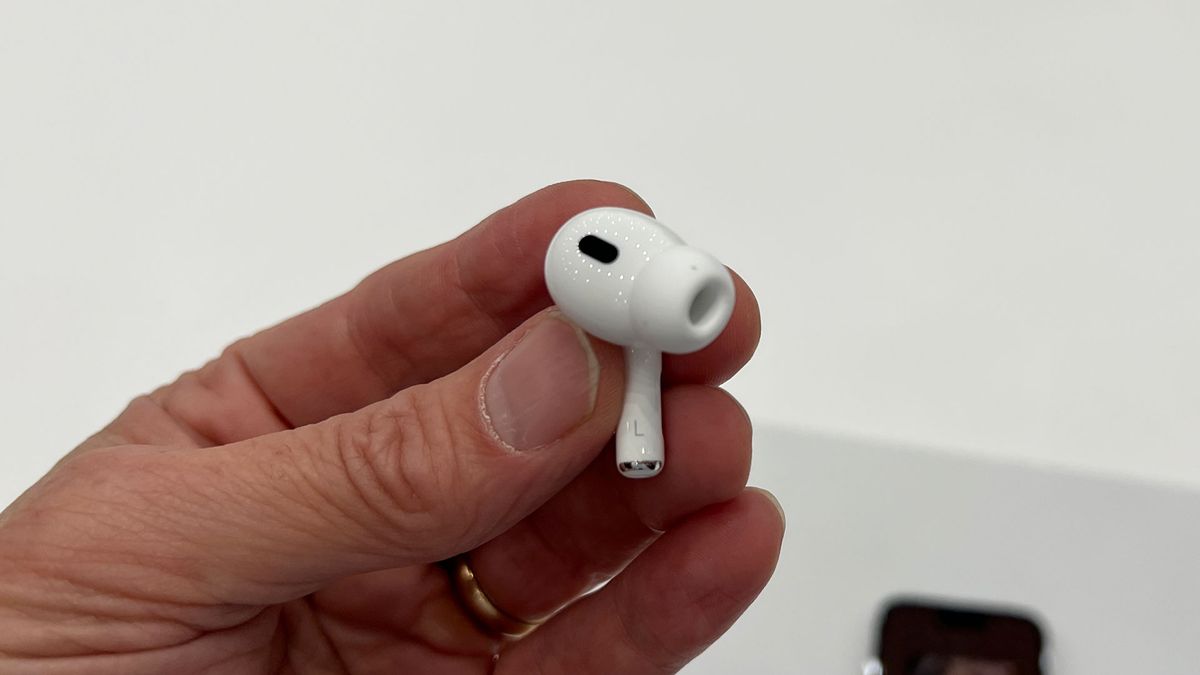 what-makes-the-airpods-pro-2-s-noise-cancelling-so-good-a-billion