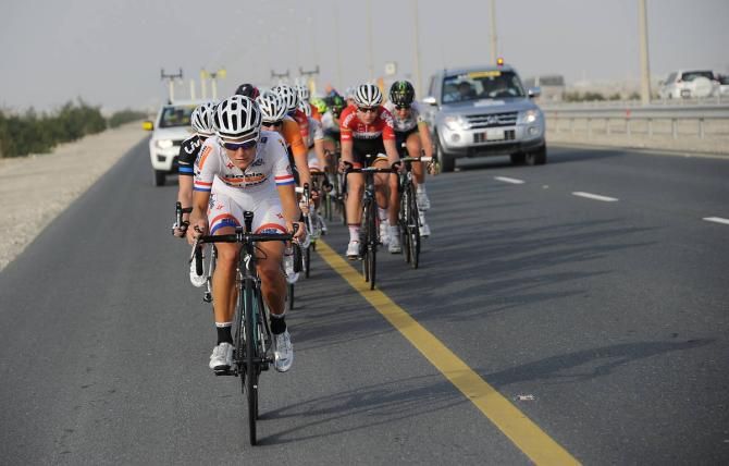 The peloton shattered after 55km