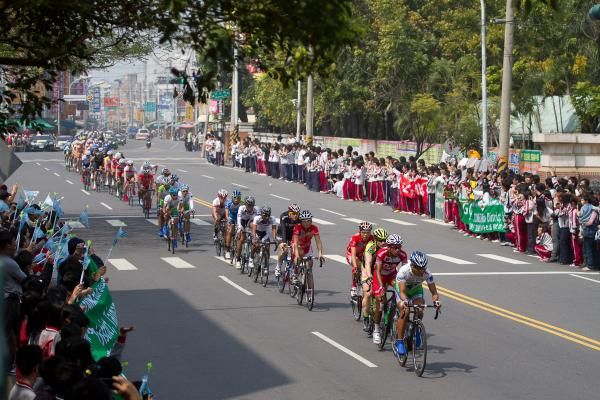 The Tour de Taiwan peloton