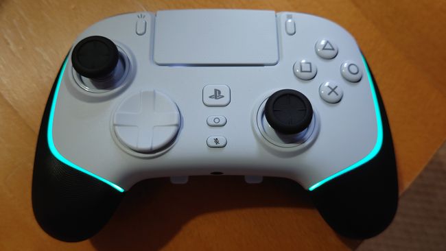 Razer Wolverine V2 Pro vs Scuf Reflex Pro: which high-end pad comes out