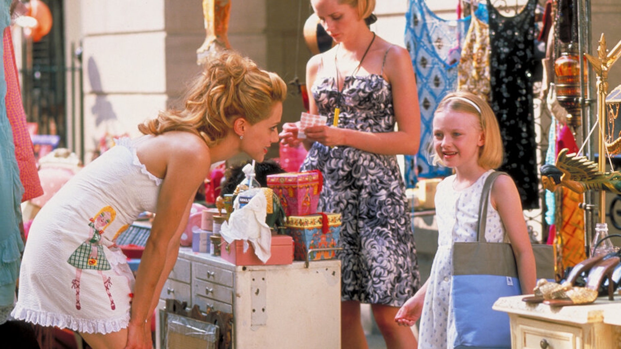 Brittany Murphy and Dakota Fanning in "Uptown Girls"