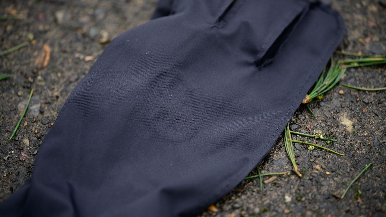 Assos RSR Thermo rain shell glove inside view