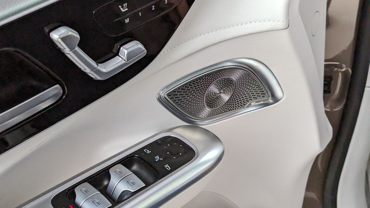 Apple Music with Dolby Atmos in the Mercedes EQE SUV