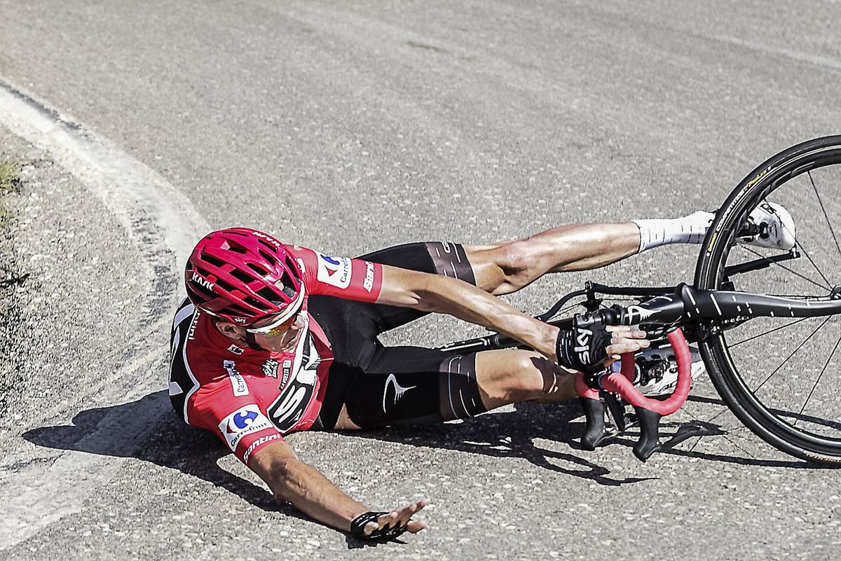 Chris Froome (Team Sky) falls for the second time