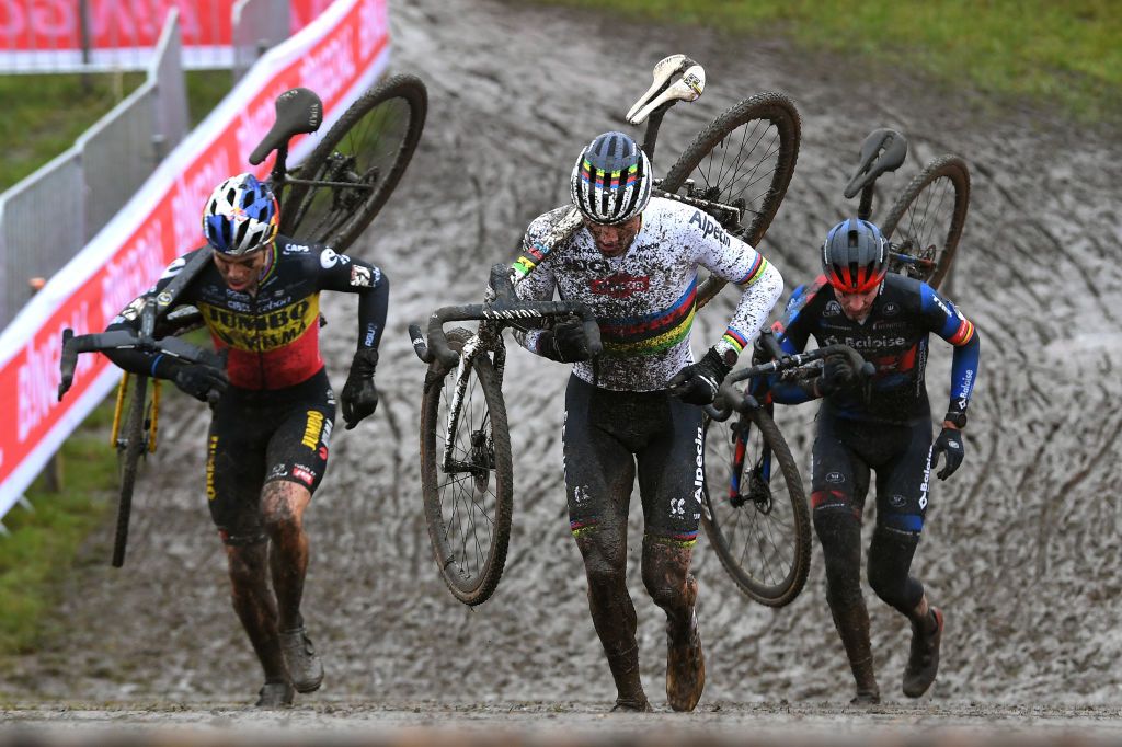 Van der Poel and Van Aert during the World Cup in Dendermonde