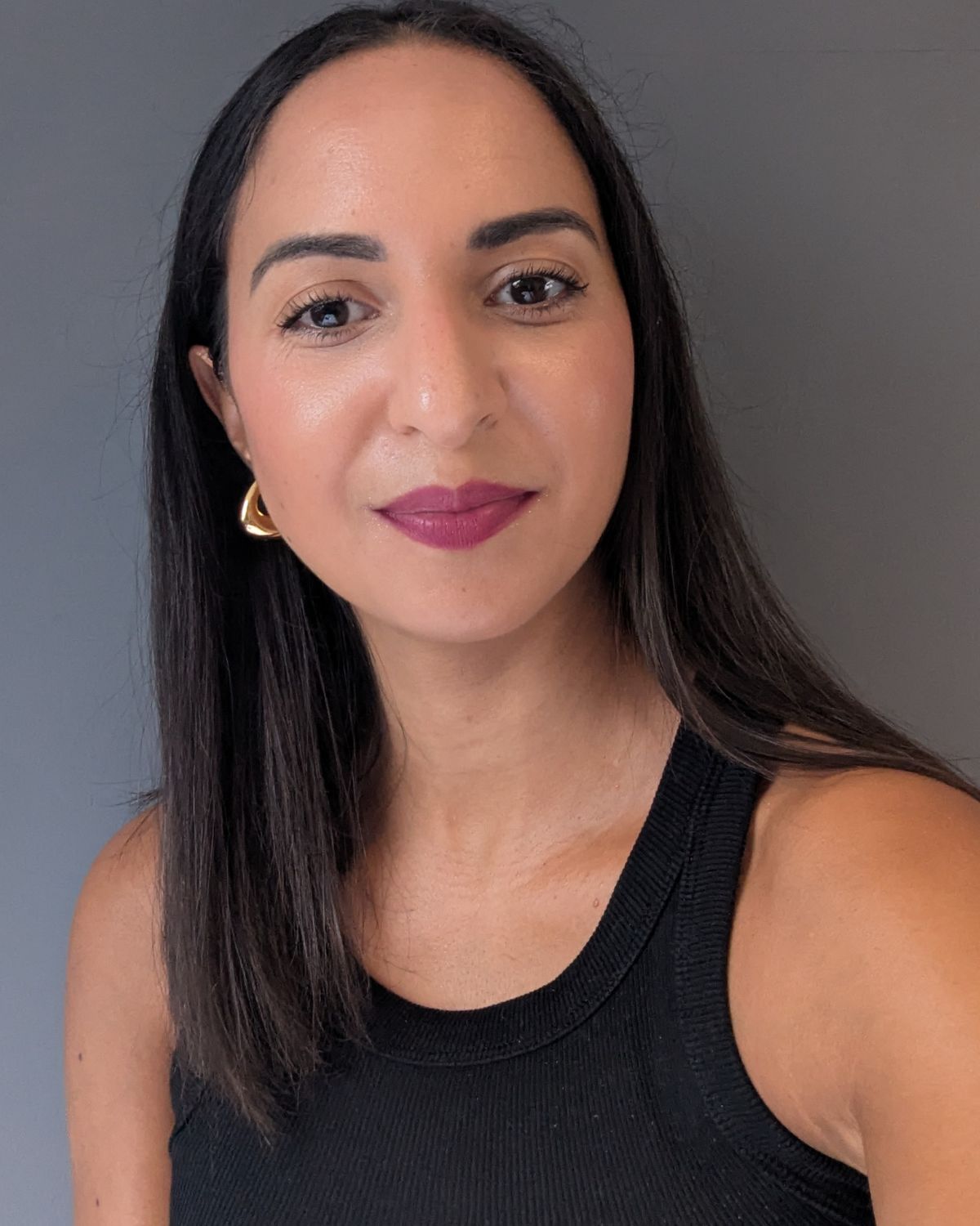 Best Pink Lipsticks @jazzriaharris wearing Haus Labs Le Monster Lip Crayon in Berry Matte