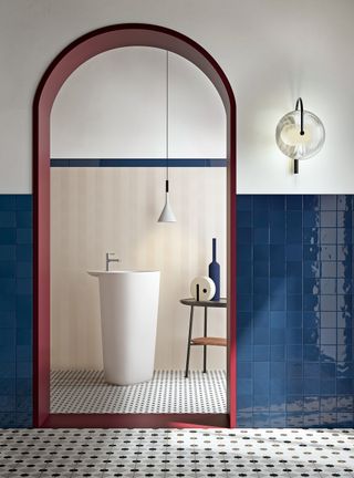 Modern bathroom with curved door frame