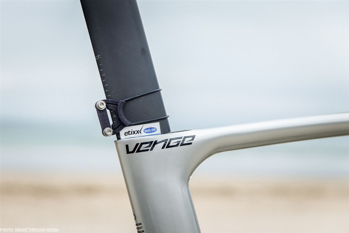 An Etixx sticker marks the exact height for Kittel's seatpost