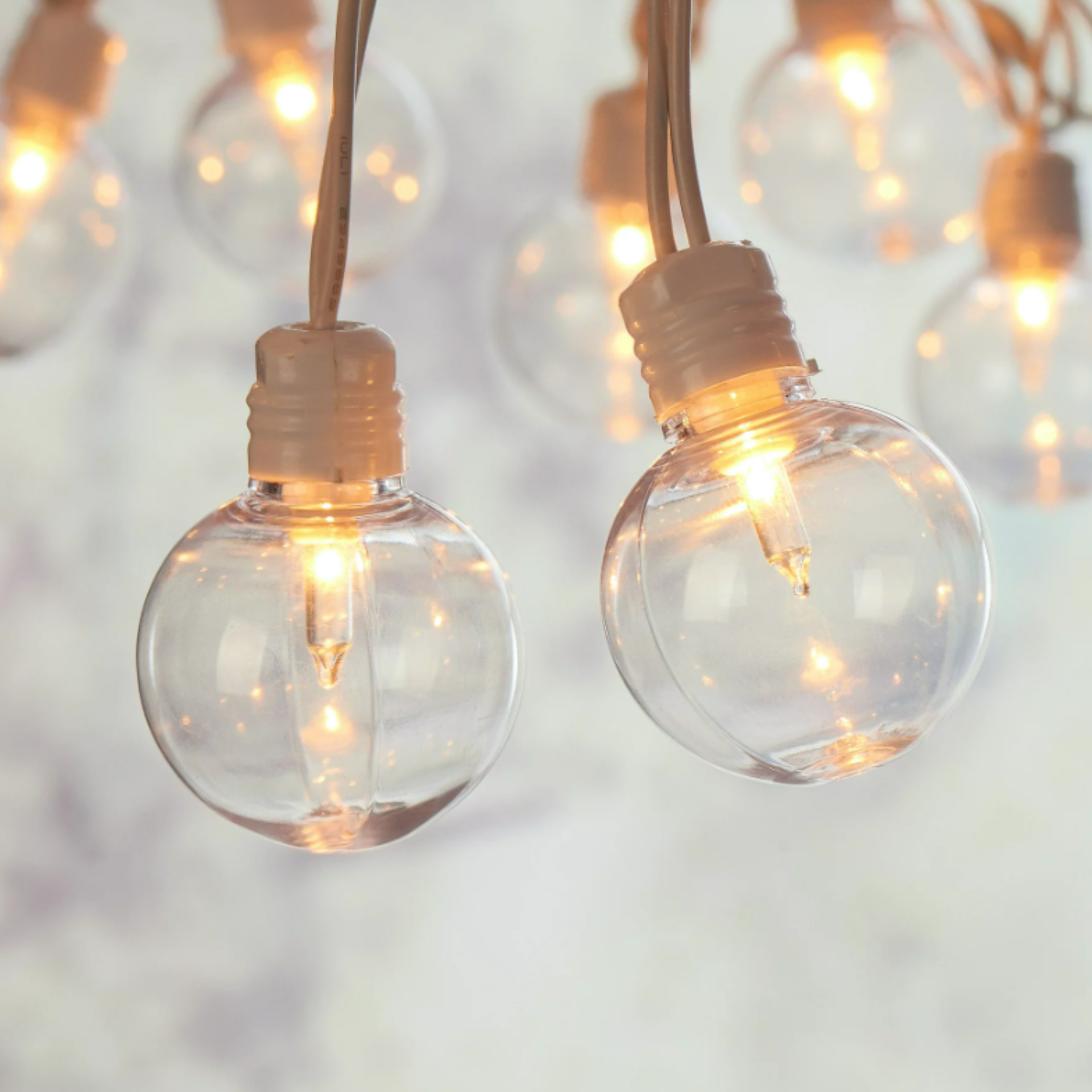 Lampu peri dari bola lampu