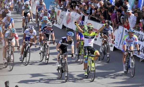 Andrea Guardini (Farnese Vini-Neri Sottoli) is deadly in the final sprint.
