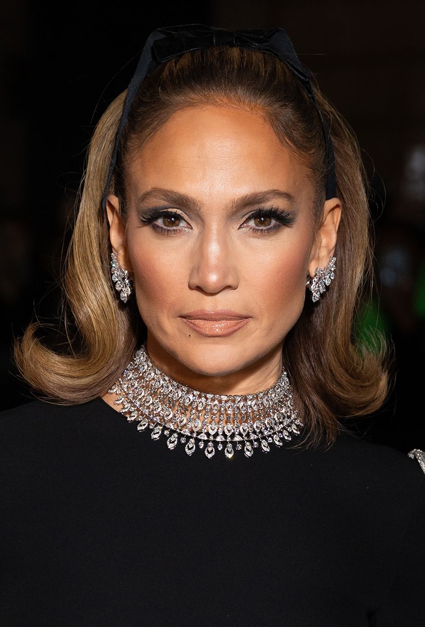 Jennifer Lopez with golden blonde highlights