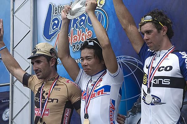Stage four podium (l-r): Vidal Celis (3rd,Footon-Servetto), Taiji Nishitani (1st,Aisan Racing Team) and Michael Matthews (2nd,Jayco Skins).