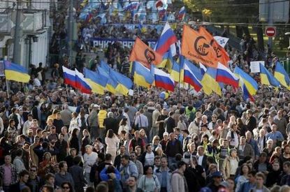 In Moscow, thousands march in protest of Russia's Ukraine policy