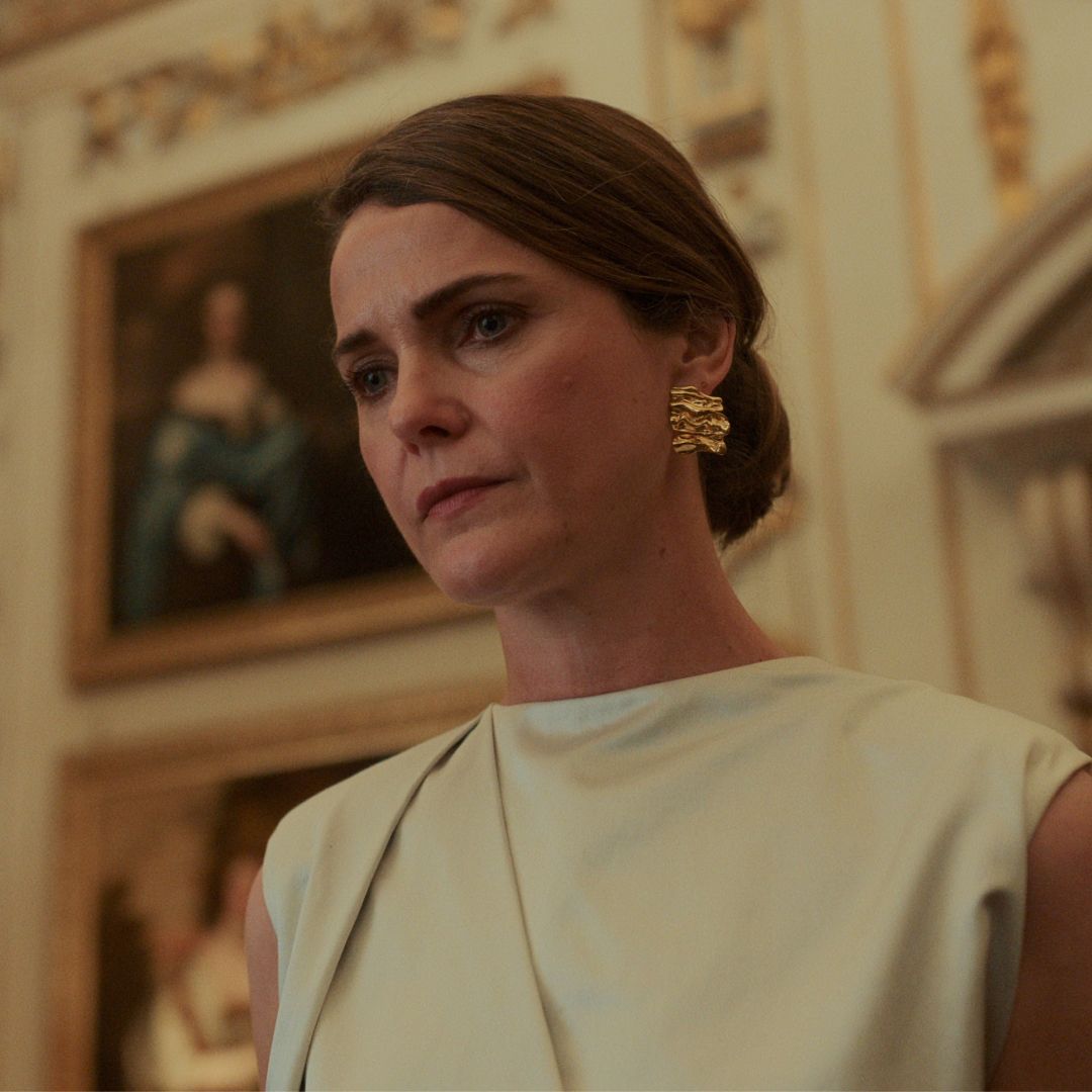 Keri Russell as Kate Wyler, standing in an opulent English mansion, in &#039;The Diplomat&#039;